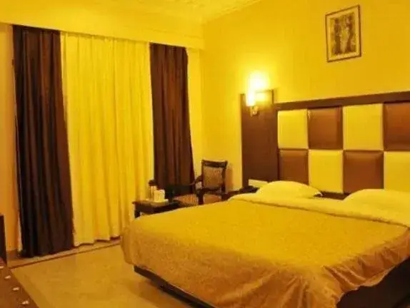 Джайпур: Paramount Hotel