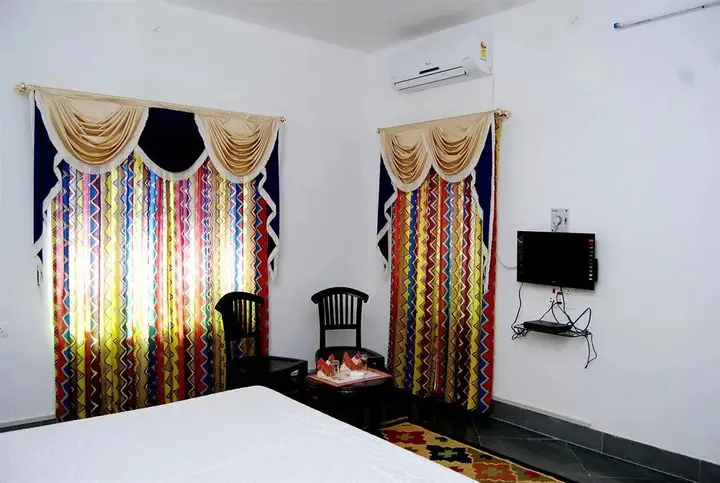 Садри: Chandra Hill Resort