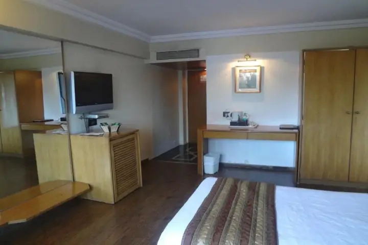 Мумбаи: Hotel Midtown Pritam
