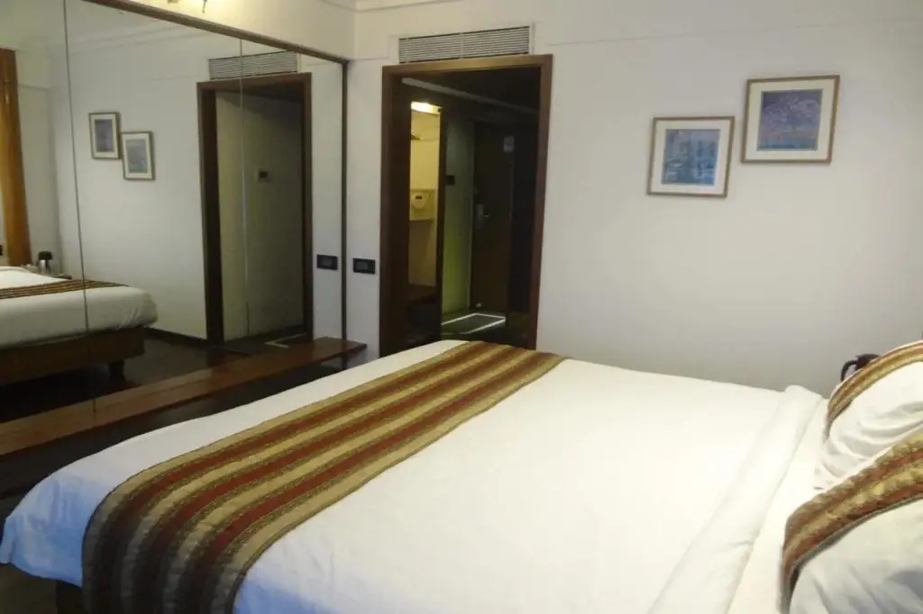 Мумбаи: Hotel Midtown Pritam