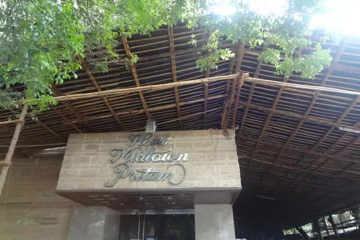 Мумбаи: Hotel Midtown Pritam