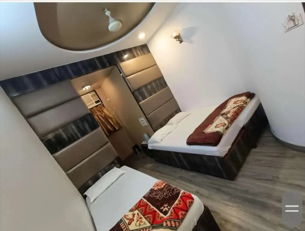 Мумбаи: Hotel Broadway
