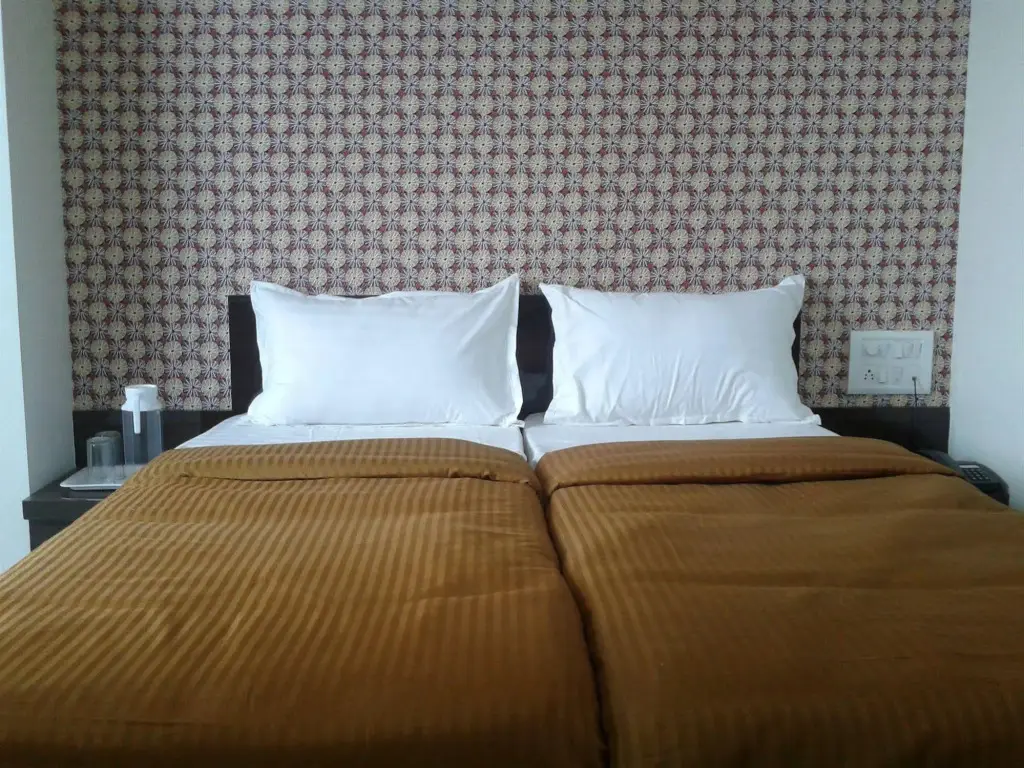 Мумбаи: Skyway Inn