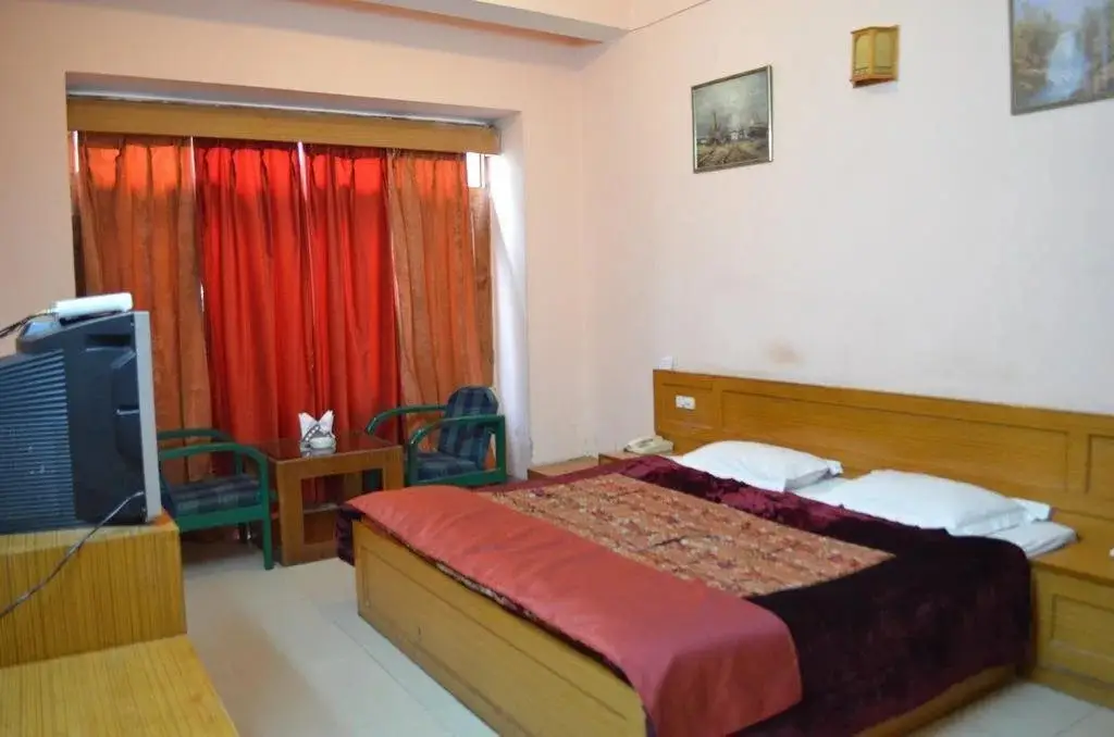 Бхунтар: Hotel Sandhya Palace