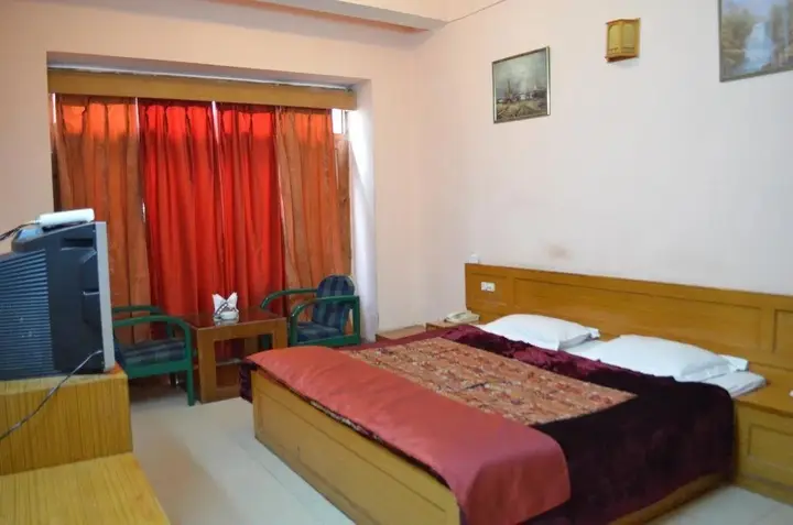 Бхунтар: Hotel Sandhya Palace
