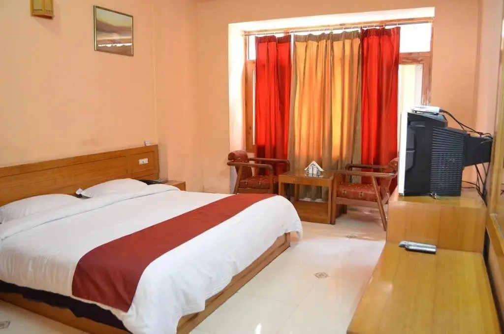 Бхунтар: Hotel Sandhya Palace