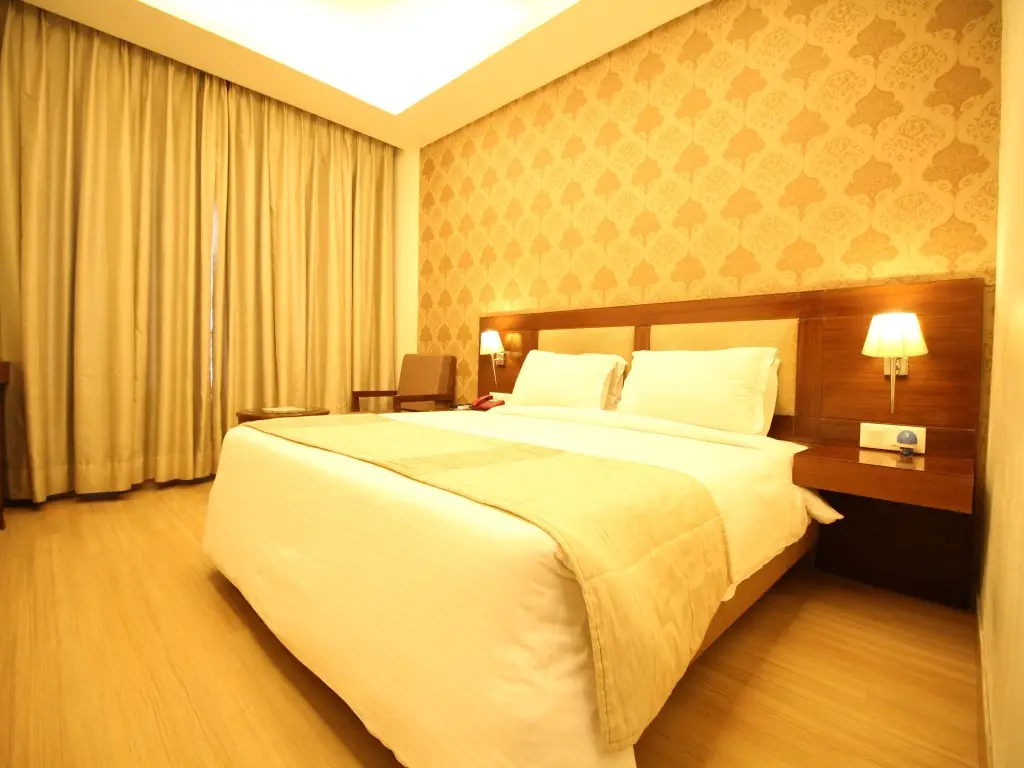 Дехрадун: Hotel Forest Avenue