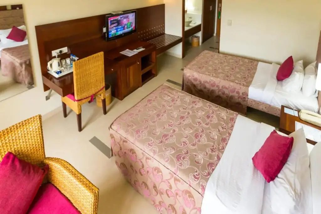 Гуруваюр: Hotel Devaragam