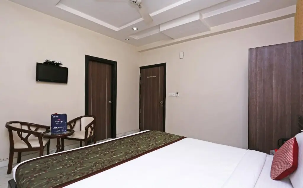 Агра: MD 9 Star Hotel