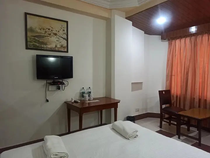 Гувахати: Ambarish Grand Residency