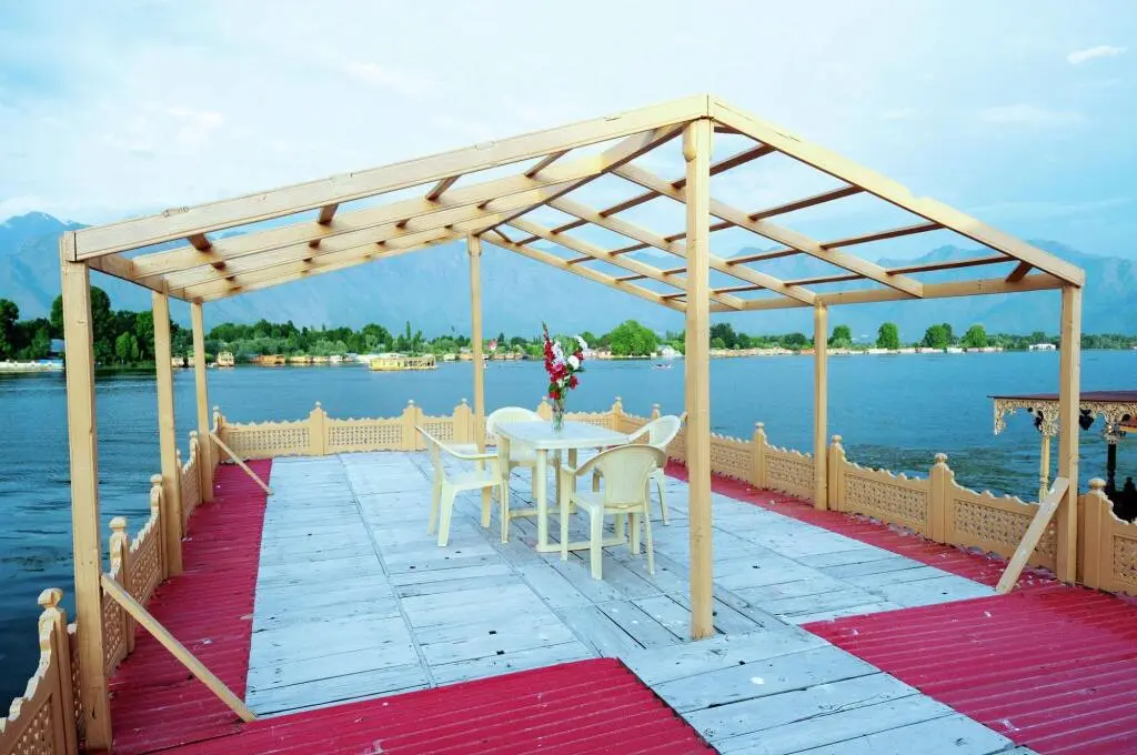 Шринагар: Wangnoo Houseboats