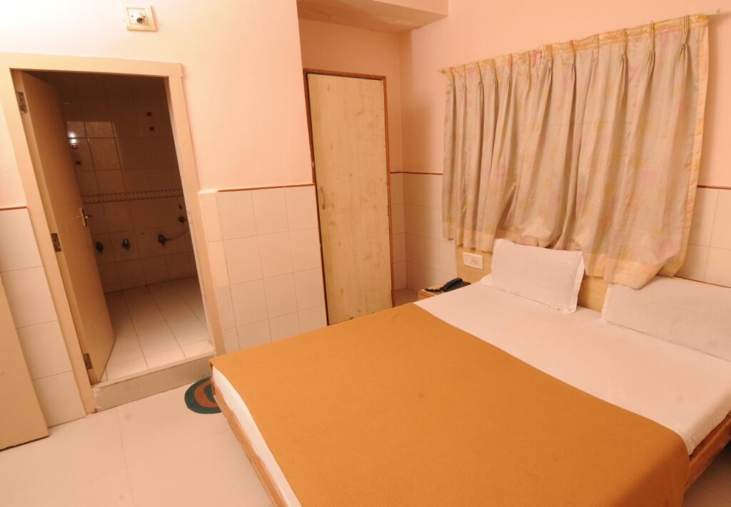 Ахмедабад: Capital O 10749 Hotel Neelkanth Bliss
