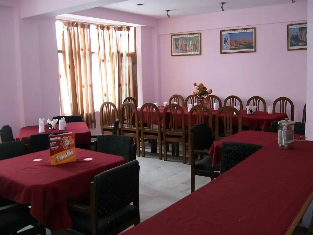 Манали: Hotel Devlok