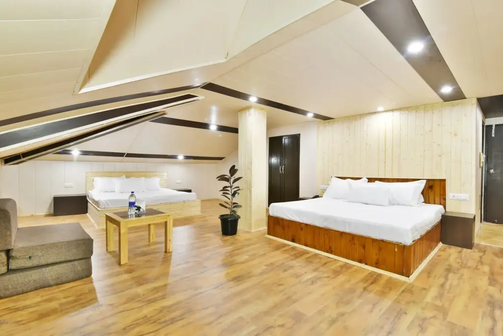 Манали: Hotel Devlok
