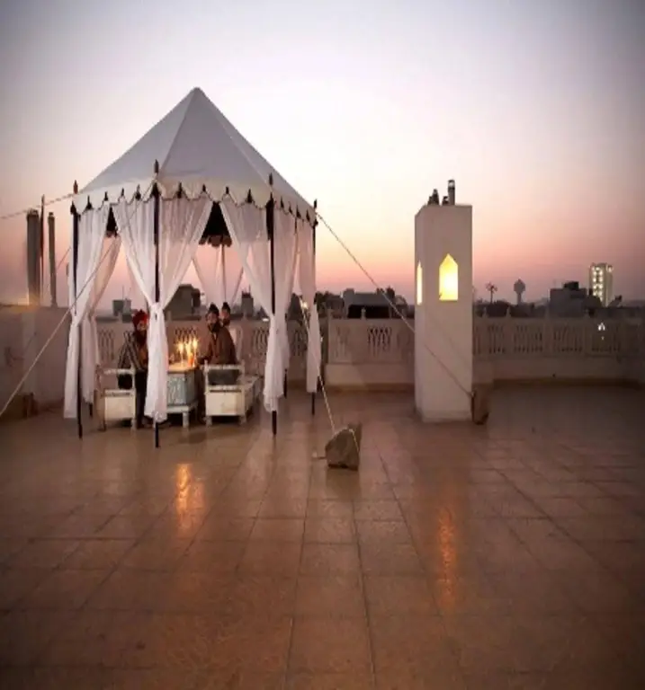Нью-Дели: Jyoti Mahal A Royal Heritage Hotel - 5 Mins from New Delhi Railway station & 2Mins From Metro