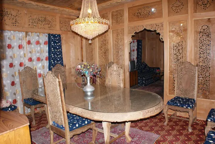 Шринагар: New Bul Bul Group Of Houseboats