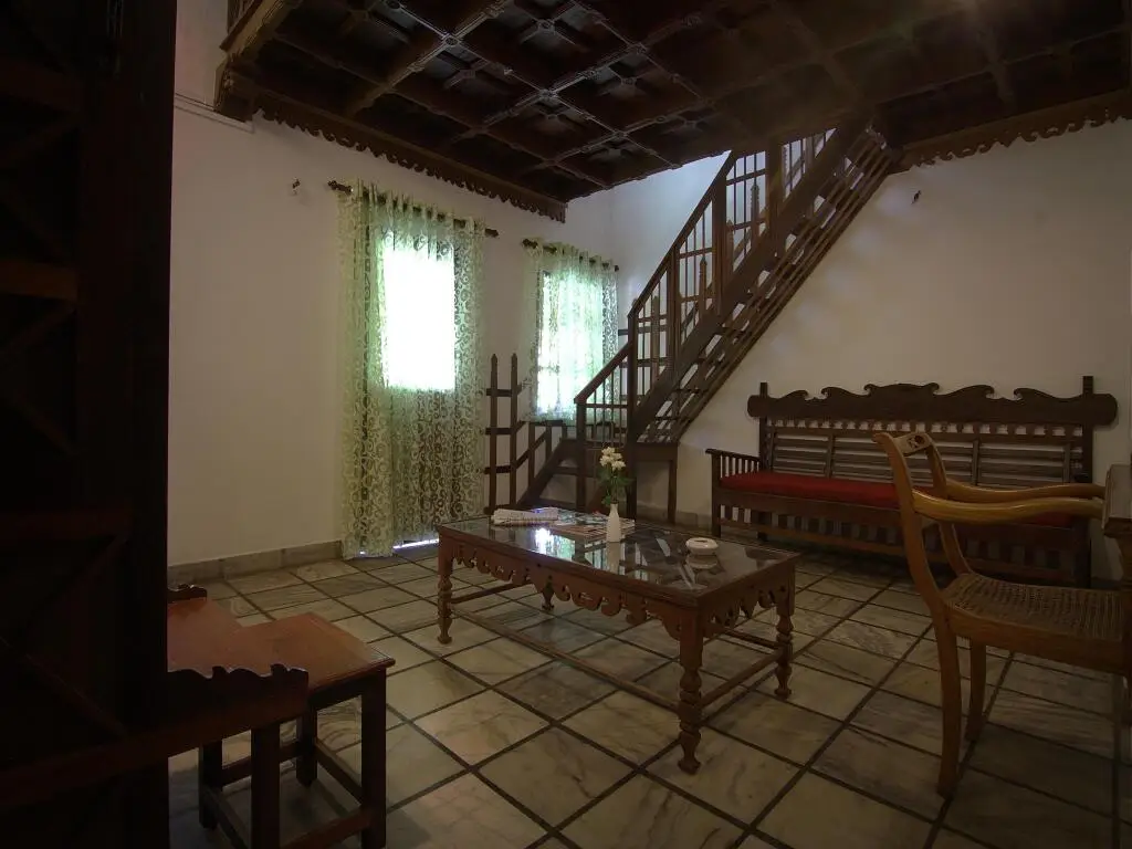 Кумили: Hotel Ambadi