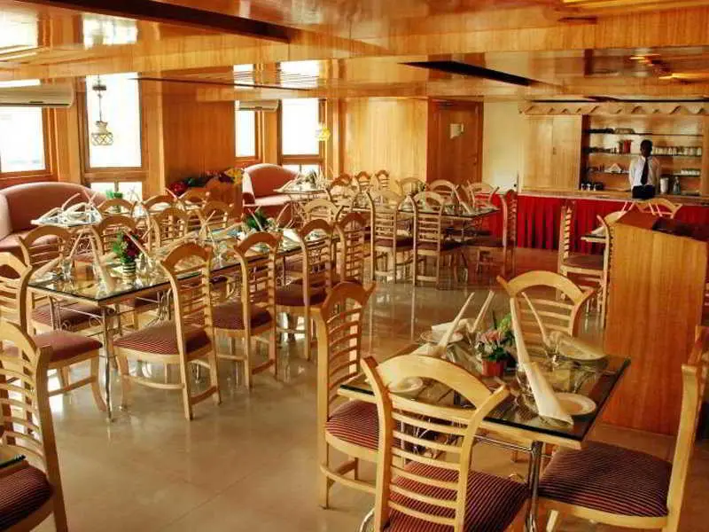 Eraniel: Hotel Singaar International