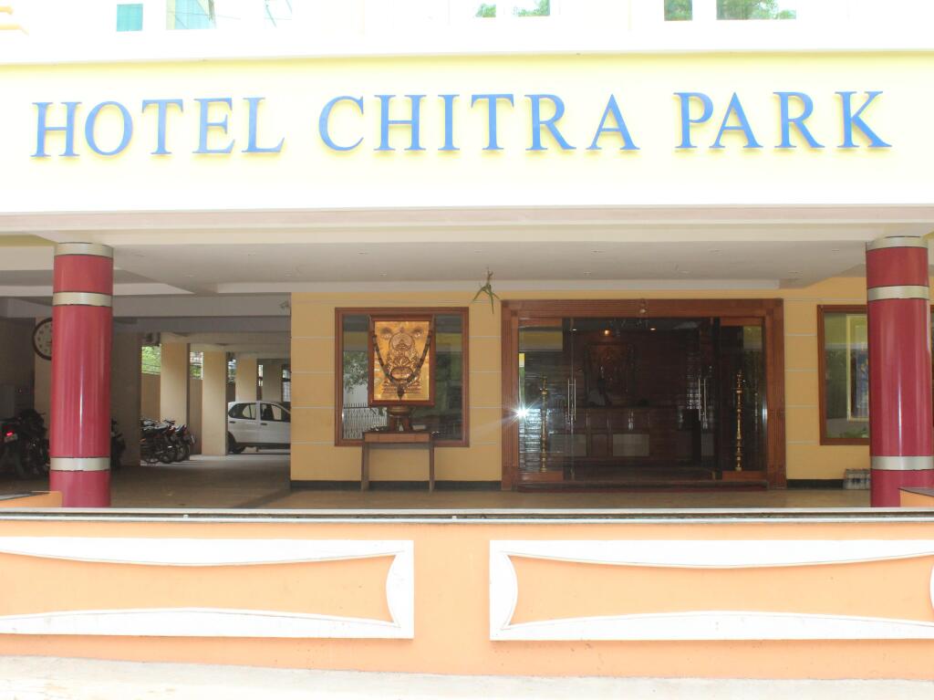 Hotel Chitra Park — фото 1