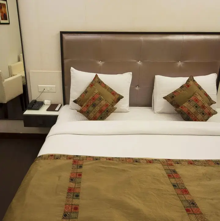 Нью-Дели: Hotel Pitrashish Premium