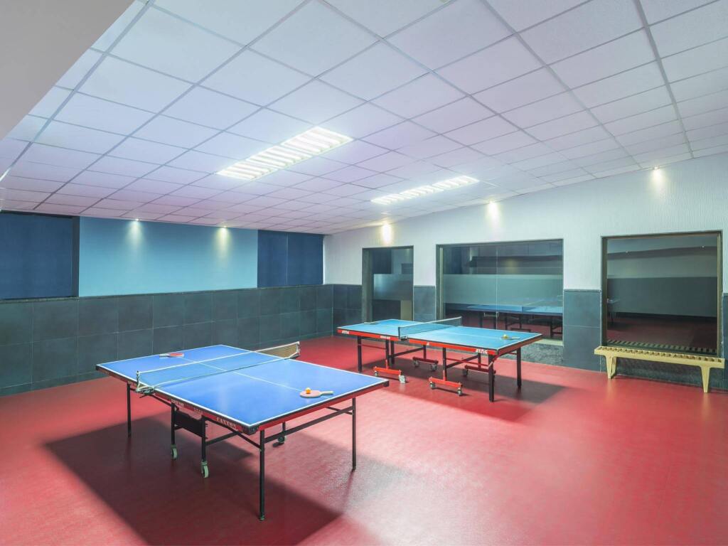 Тхане: GCC Hotel and Club