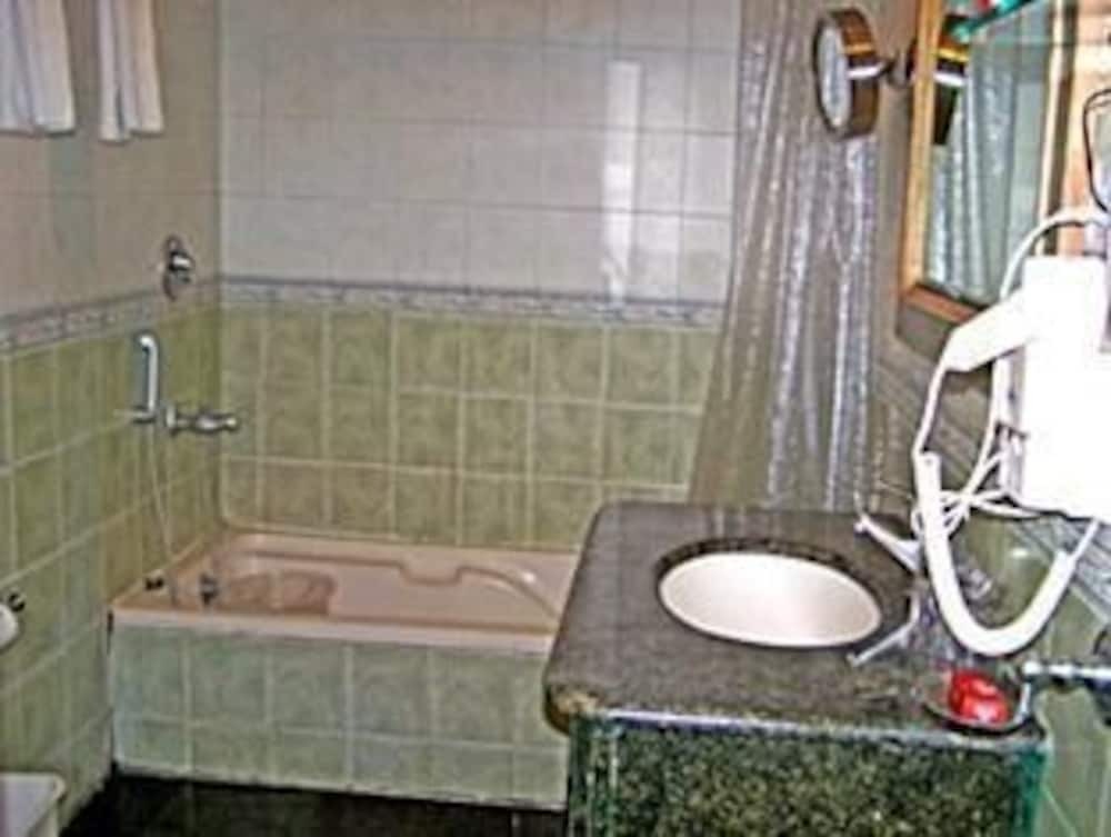 Бангалор: Hotel Nandhini St. Mark's Road