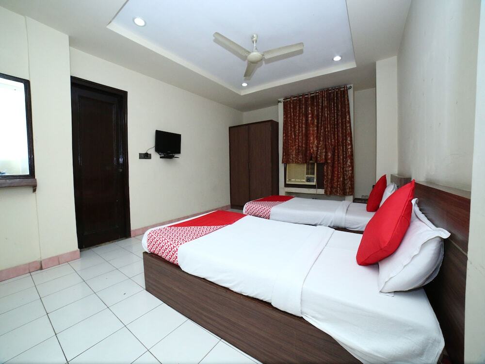 Гвалиор: Hotel Surbhi