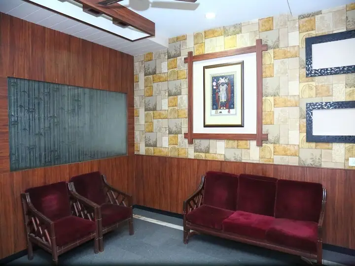 Гвалиор: Hotel Surbhi