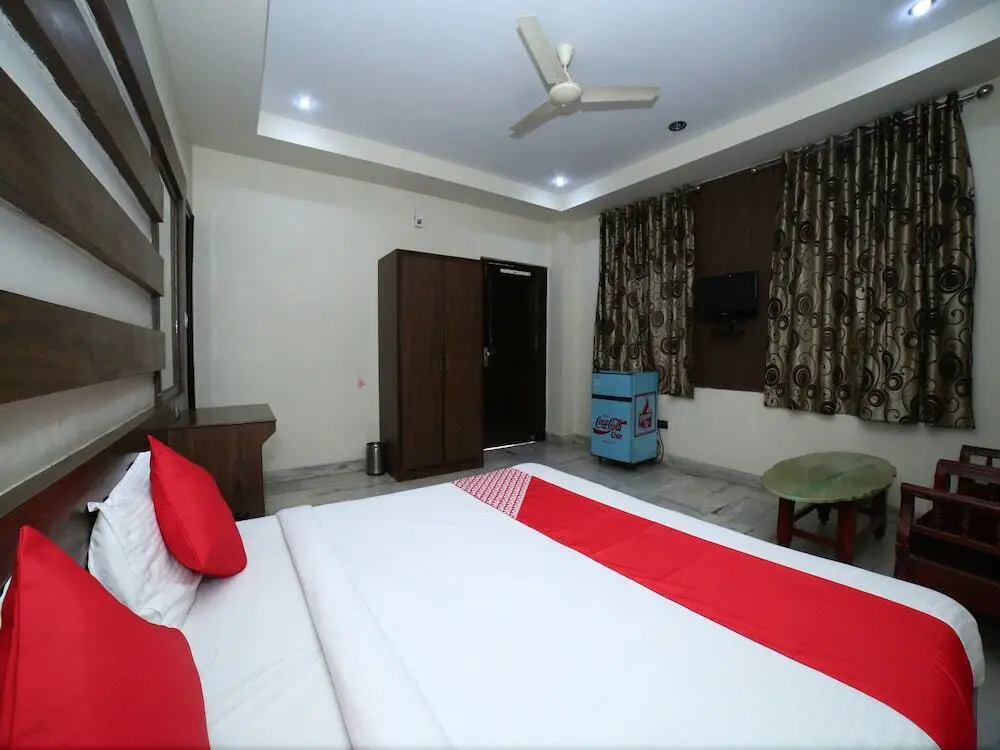 Гвалиор: Hotel Surbhi