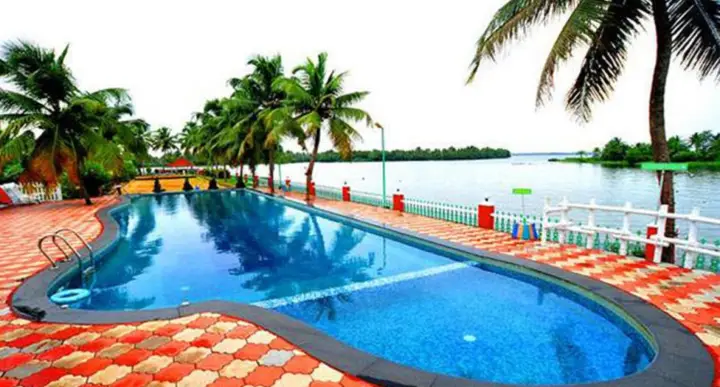 Талайолапарамбу: Kalathil Lake Resort