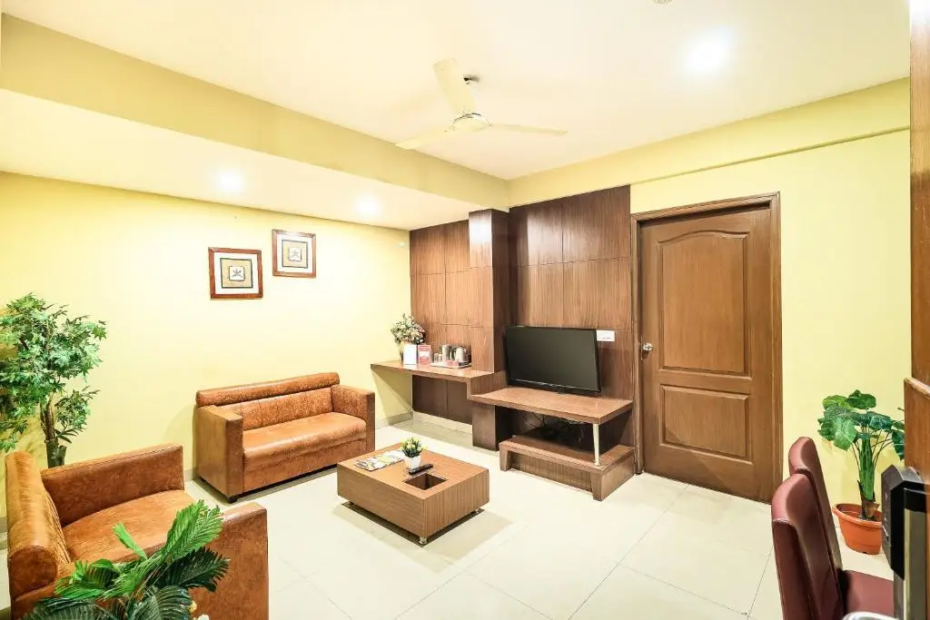 Бангалор: Empire Suites