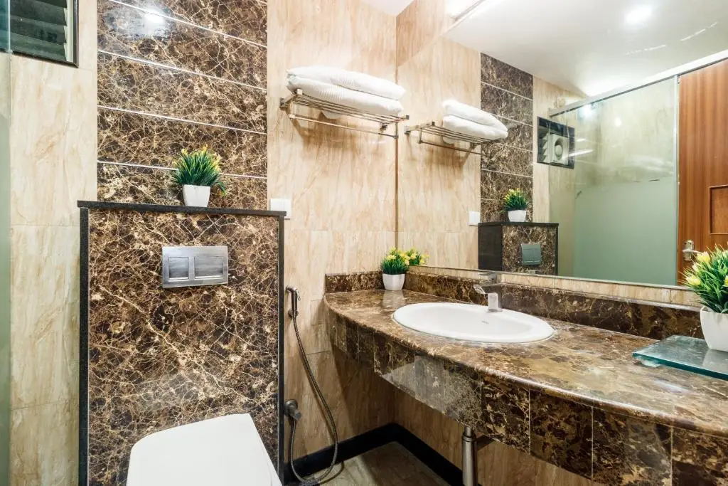 Бангалор: Empire Suites