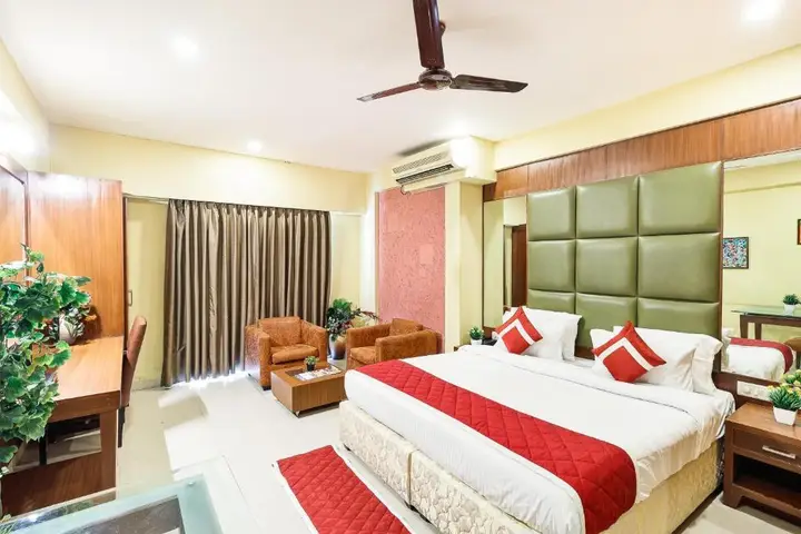 Бангалор: Empire Suites