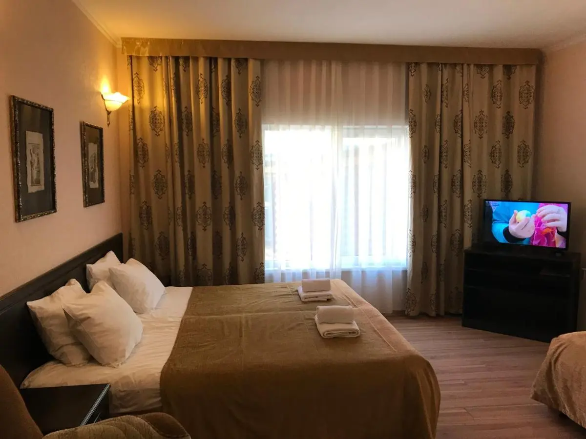 Эсто-Садок: Guest House Piramida
