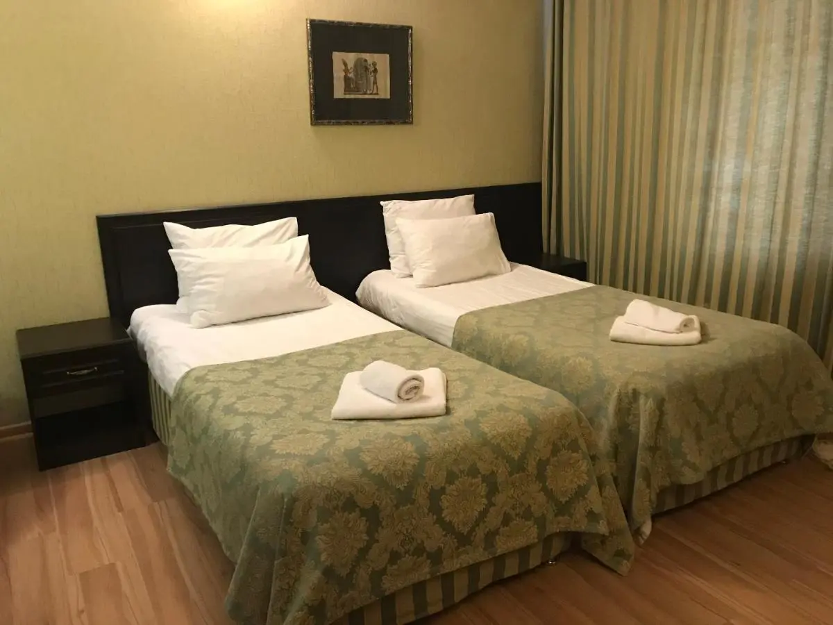 Эсто-Садок: Guest House Piramida