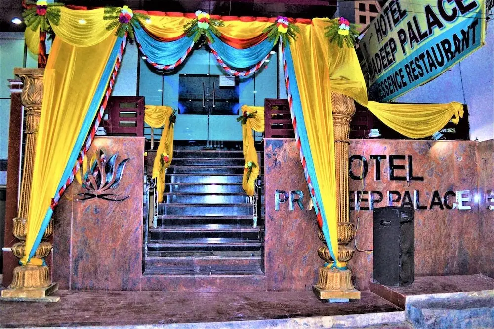 Горакхпур: Hotel Pradeep