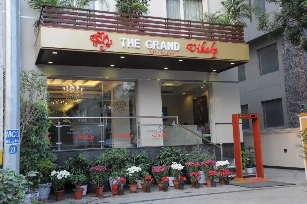Нью-Дели: The Grand Vikalp by Saga Hotels