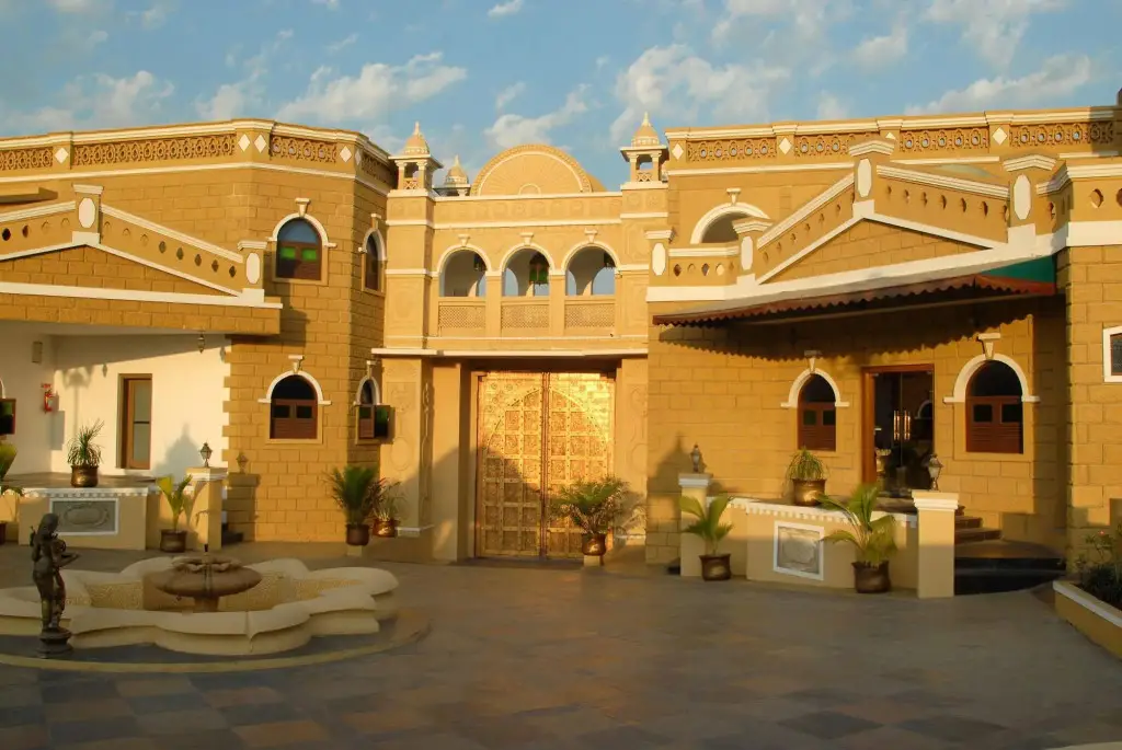 Раджкот: Heritage Khirasara Palace