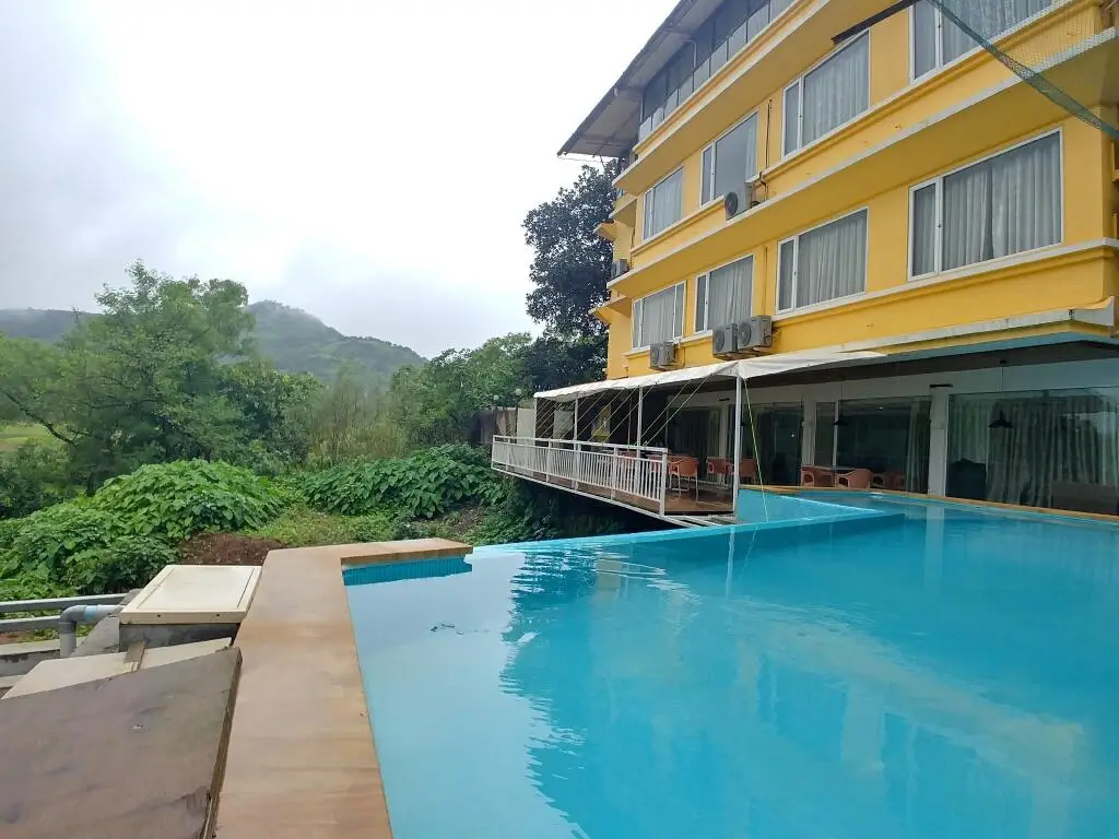 Лонавала: Lake View Resort