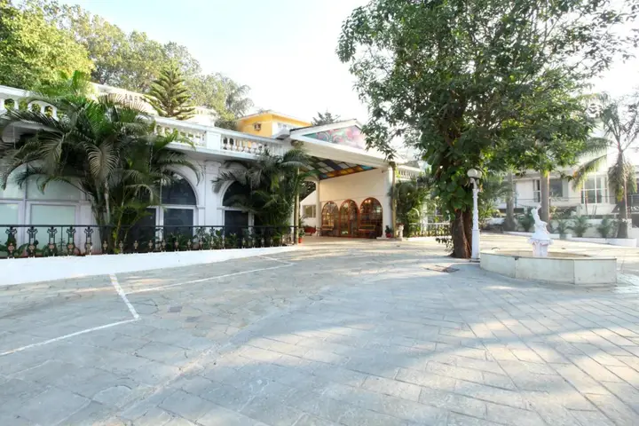 Лонавала: Avion Holiday Resort