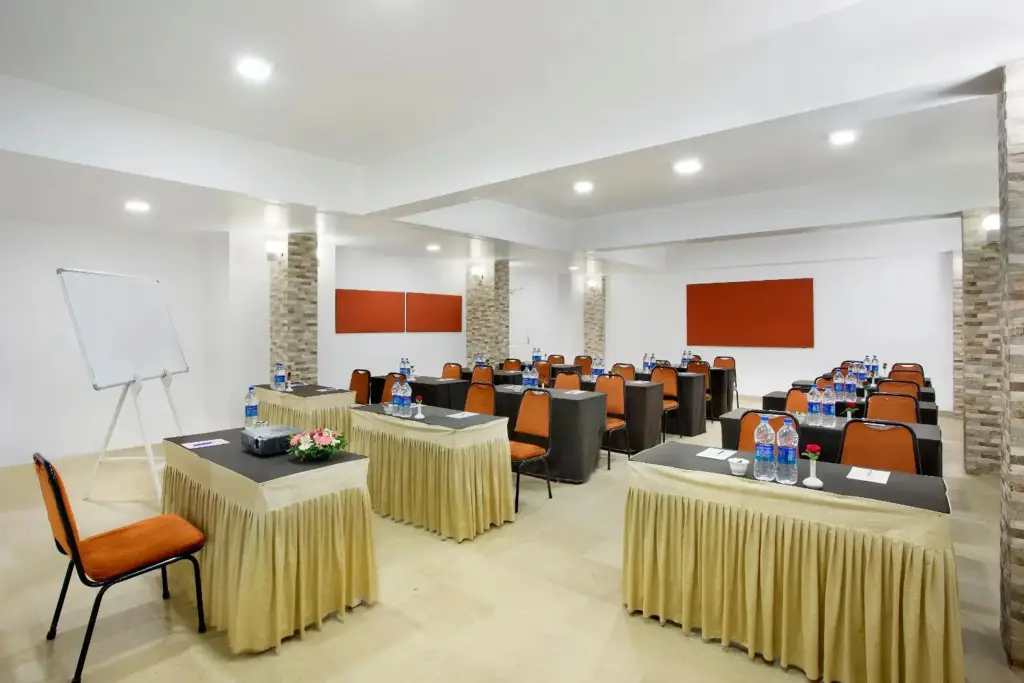Лонавала: Avion Holiday Resort