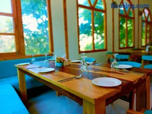 Куфри: Aamod at Shoghi