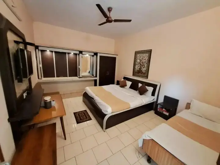Файзабад: Abha Hotel