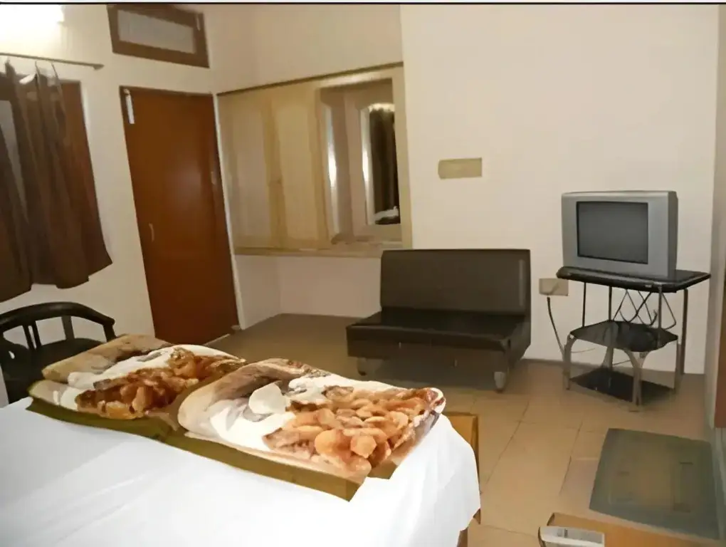 Файзабад: Abha Hotel