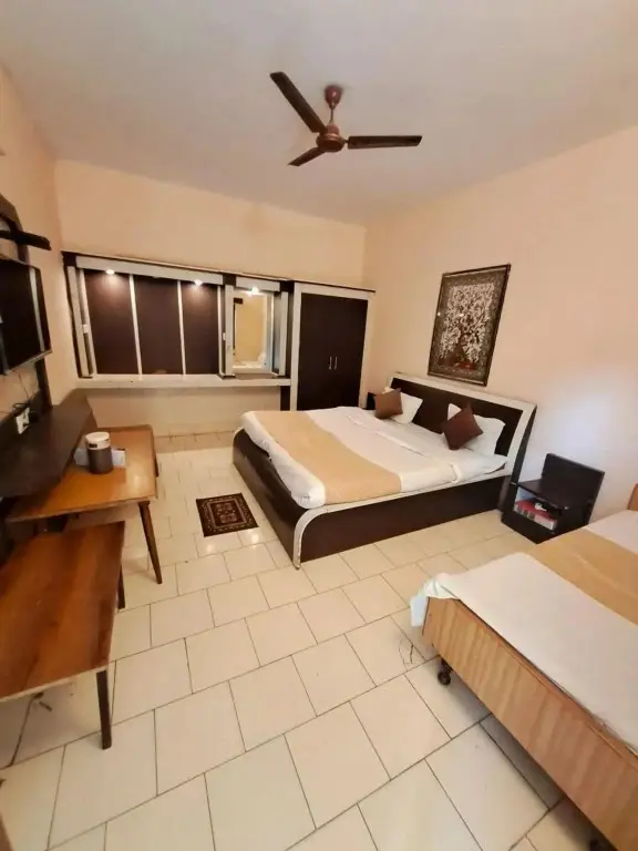 Файзабад: Abha Hotel