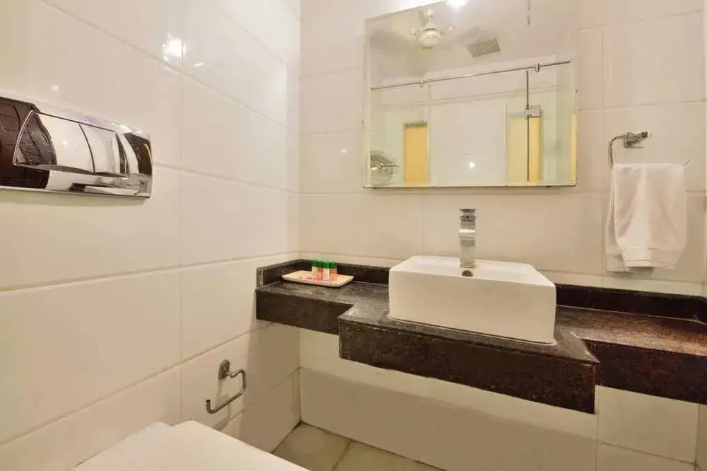 Нью-Дели: Hotel Taksh Inn