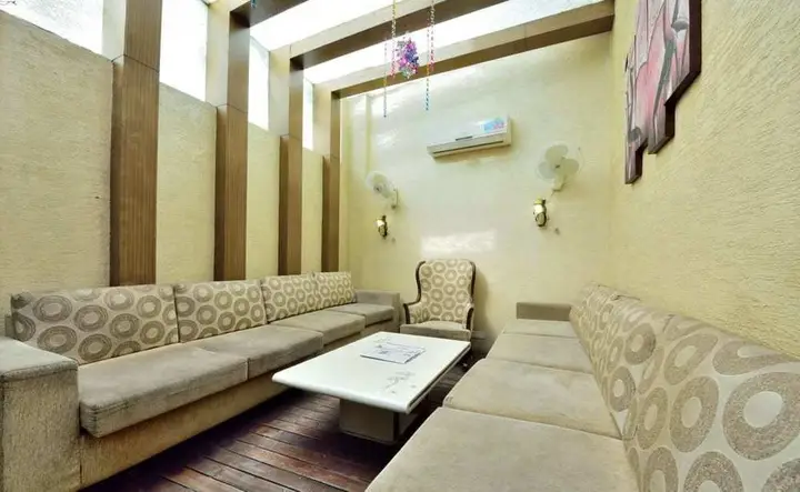 Нью-Дели: Hotel Taksh Inn