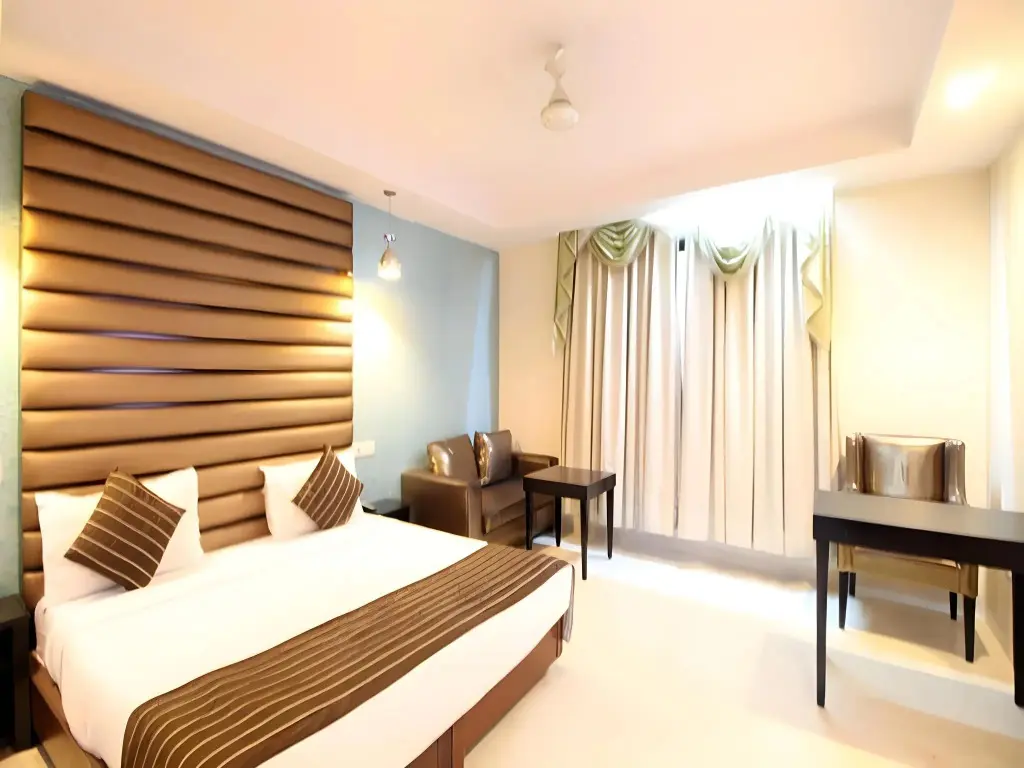 Нью-Дели: Hotel Signature Grand