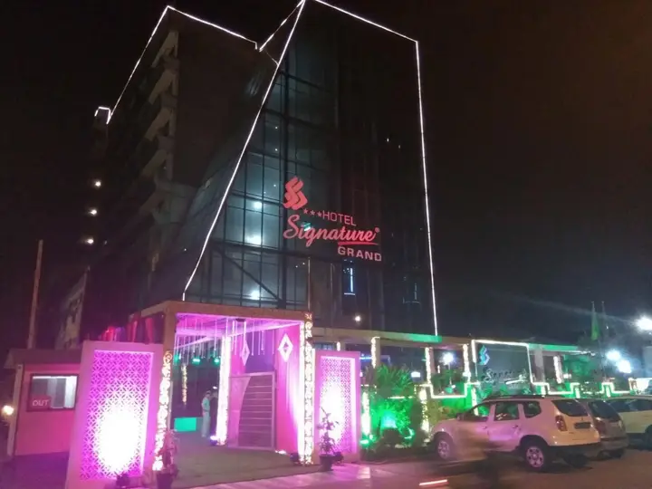 Нью-Дели: Hotel Signature Grand