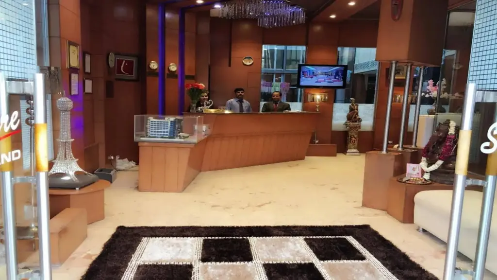 Нью-Дели: Hotel Signature Grand